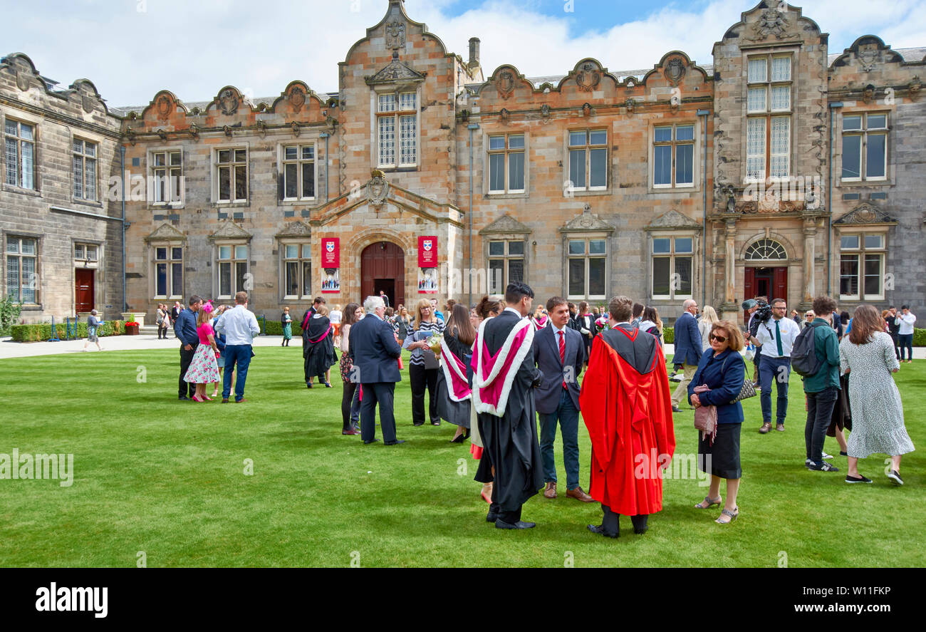 ST ANDREWS UNIVERSITY FIFE SCOTLAND ST SALVATORS COLLEGE GRADUATION DAY