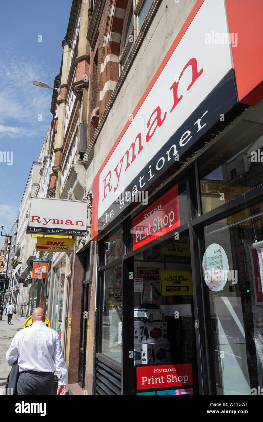 Ryman shop front on Fleet Street, City of London, UK Stock Photo