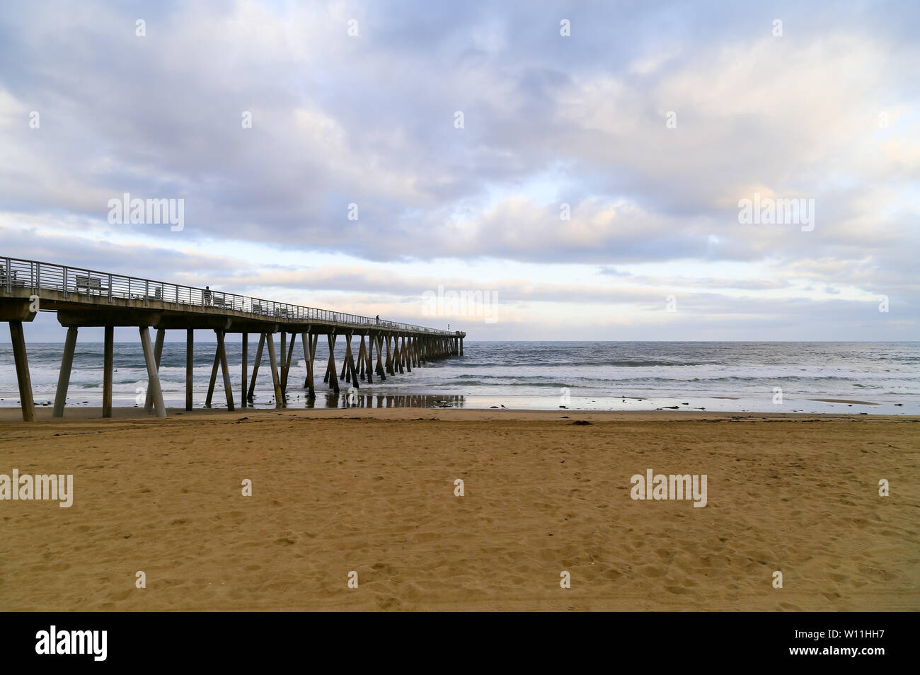Hermosa Beach Pier (Los Angeles, USA) at Sunrise Stock Photo Alamy