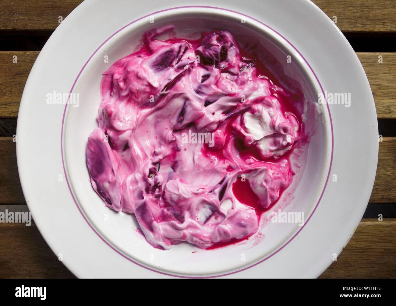 Beetroot With Greek Yogurt Dip (Patzarosalata Stock Photo Alamy