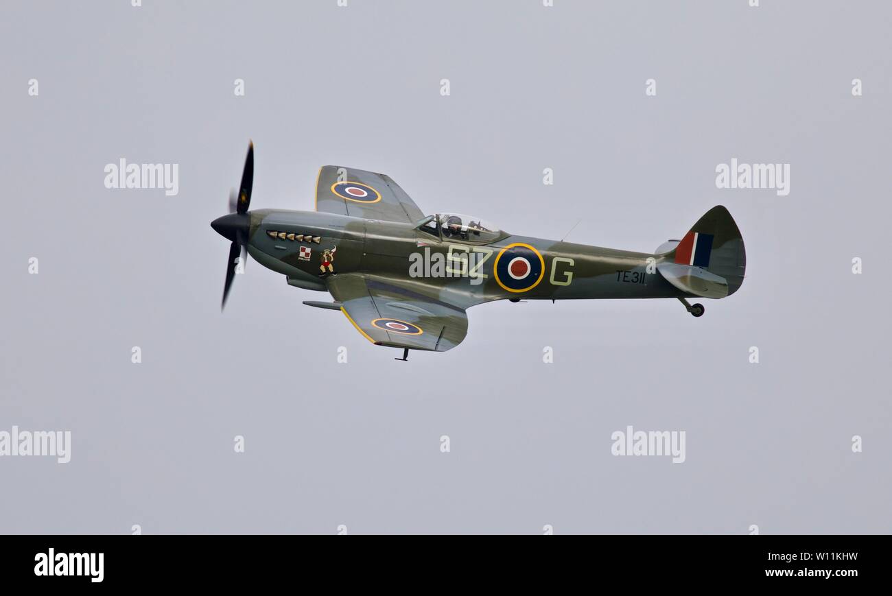 Supermarine Spitfire TE311 with its new colour scheme, of Polish Group Captain Aleksander Gabszewicz’s personal Mk XVI, TD240, ‘SZ-G’, Stock Photo