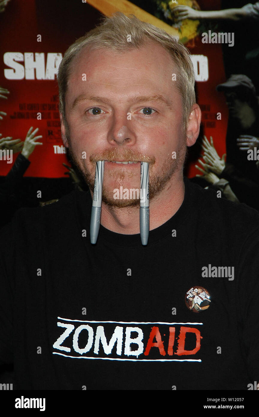 "Shaun OF The Dead" Stars, Simon Pegg makes an instore appearance at