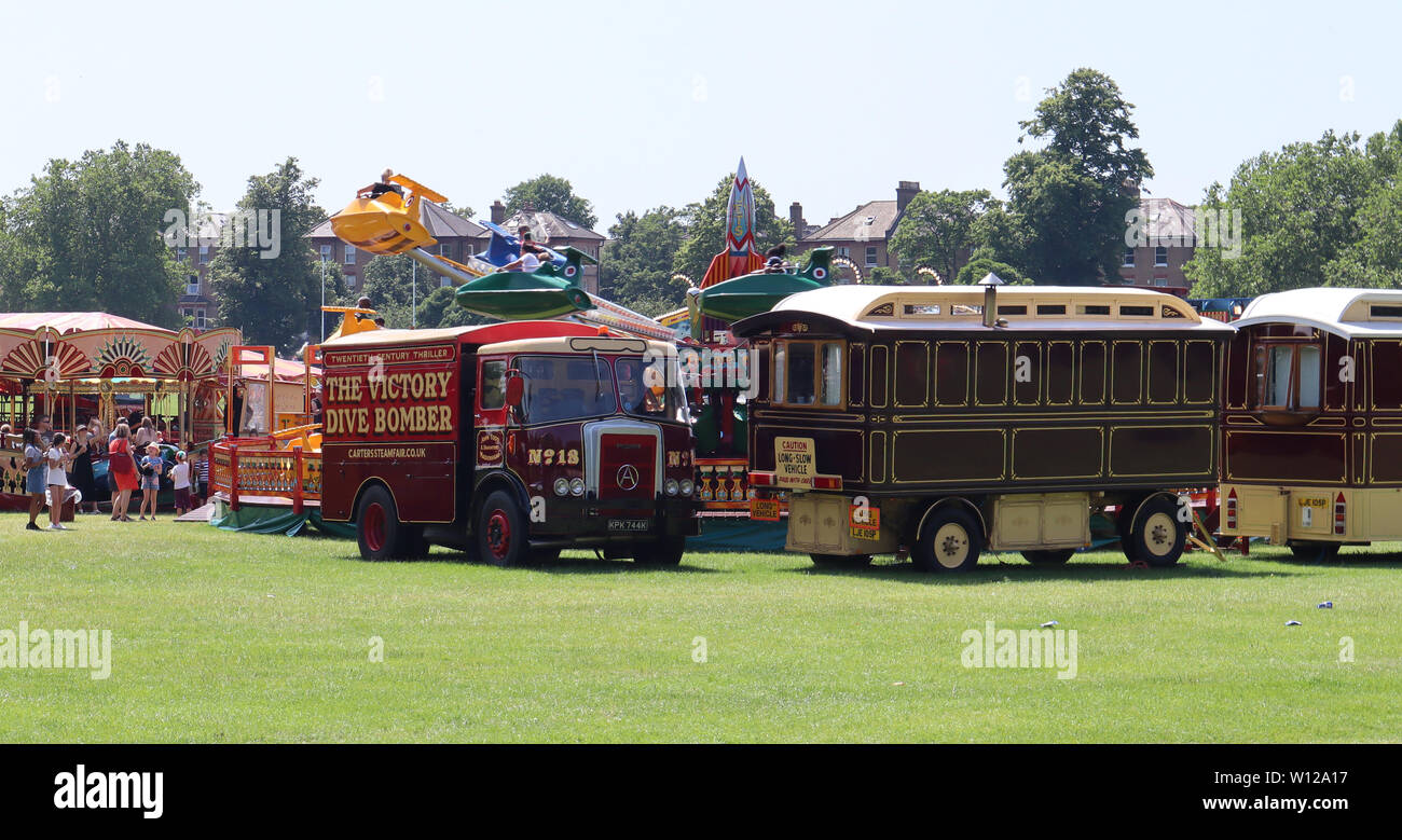 Traditional showmans living wagons hi-res stock photography and images ...