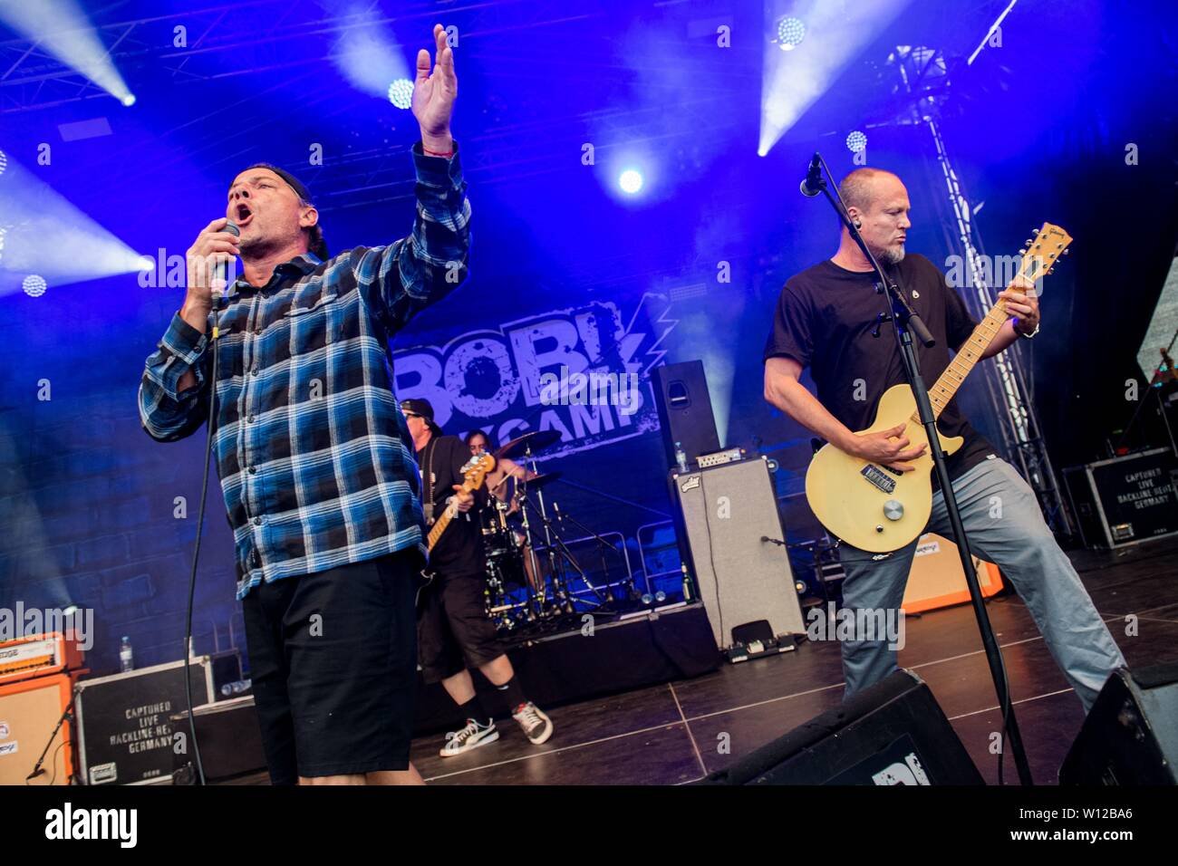 24.06.2019, the American hard-rock band Ugly Kid Joe live at the Kieler  Woche on the stage of the RADIO BOB! ROCKCAMP on the Reventlou meadow.  Sanger and frontman Whitfield Crane in action.