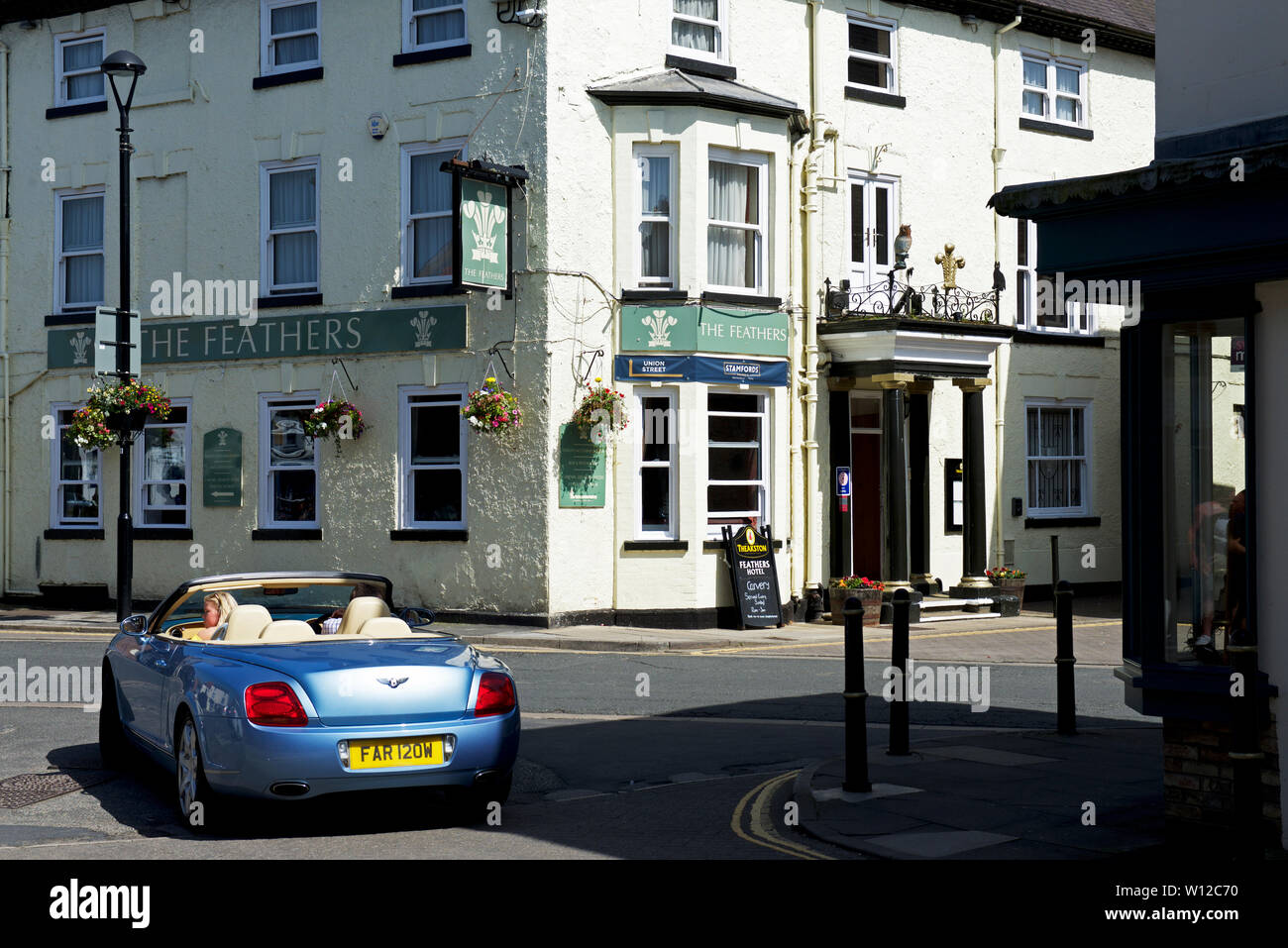 Bentley convertible hires stock photography and images Alamy
