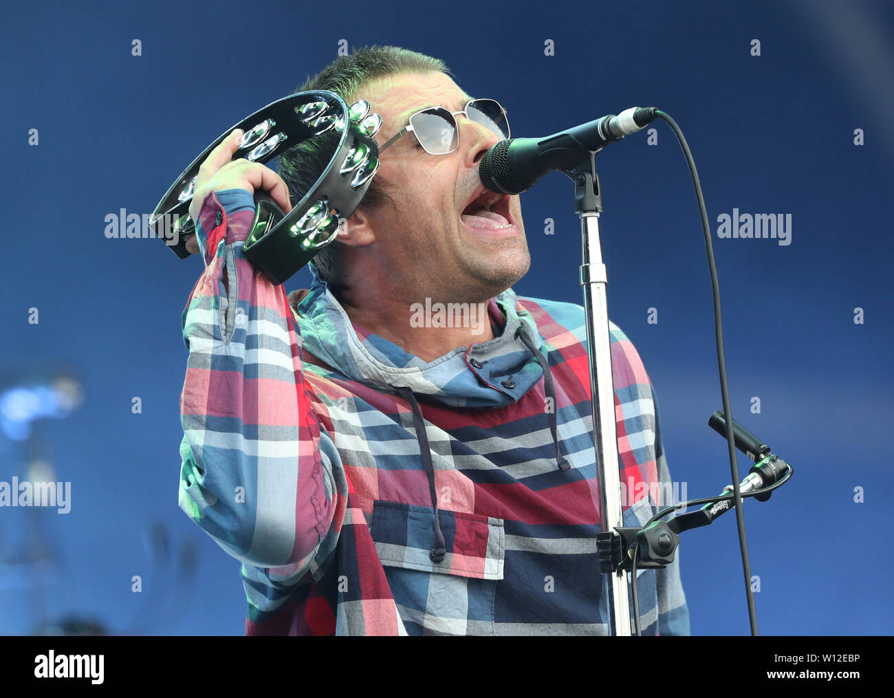 liam-gallagher-performing-on-the-pyramid-stage-during-the-glastonbury