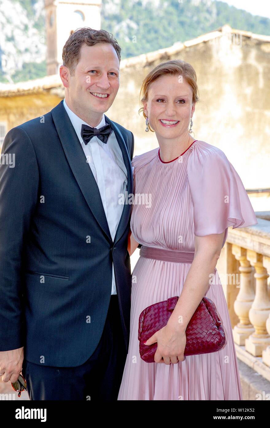 Butalar ichida sorish Dik Paypoqda chiroyli talabalar bilan jinsiy aloqa