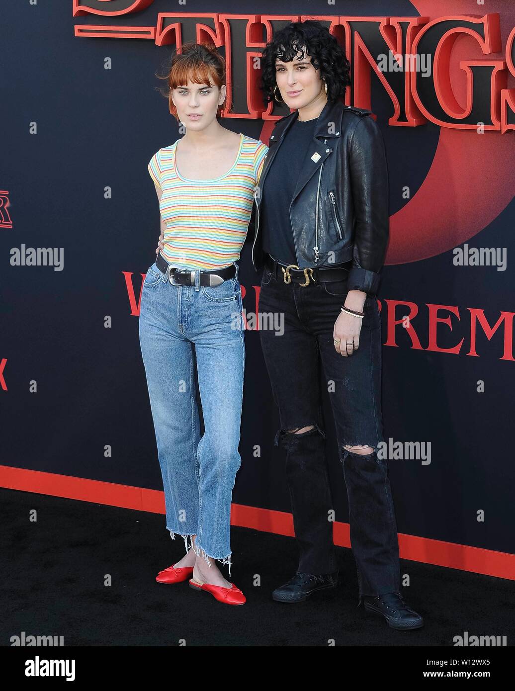 Tallulah Willis (l) and Rumer Willis attend the 'Stranger Things ...