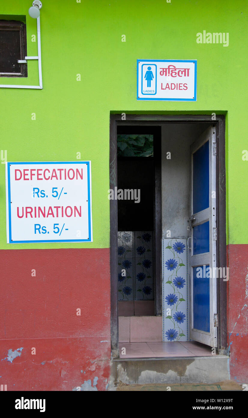 Ladies restroom hires stock photography and images Alamy