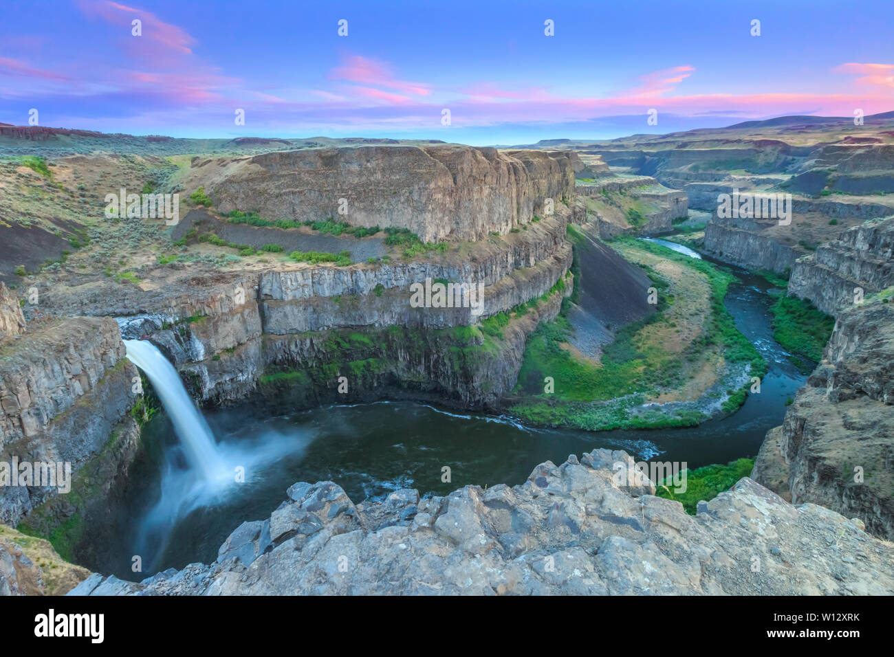 sunset over palouse falls and canyon at palouse falls state park near
