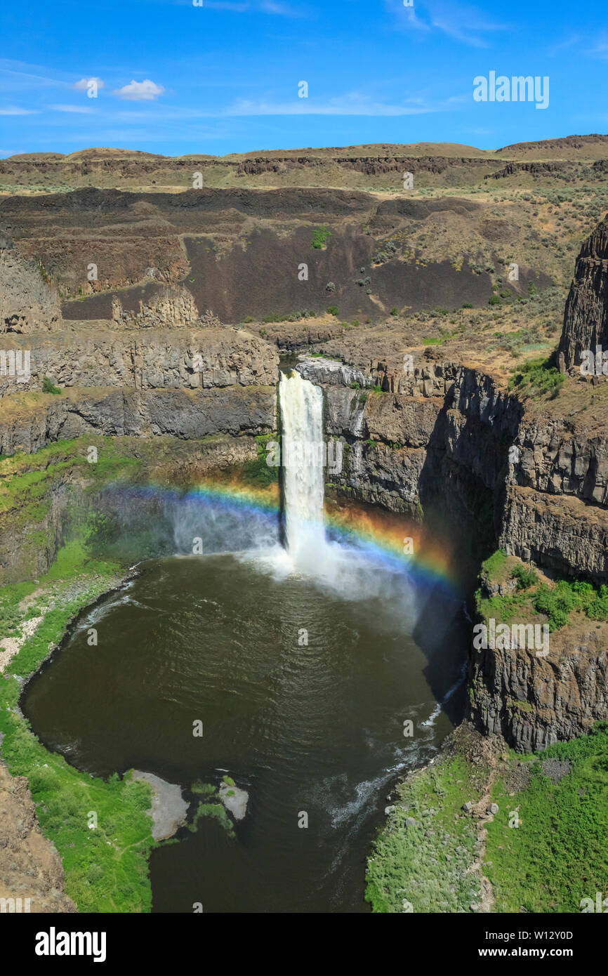 rainbow in the mist of palouse falls at palouse falls state park near washtucna, washington Stock Photo