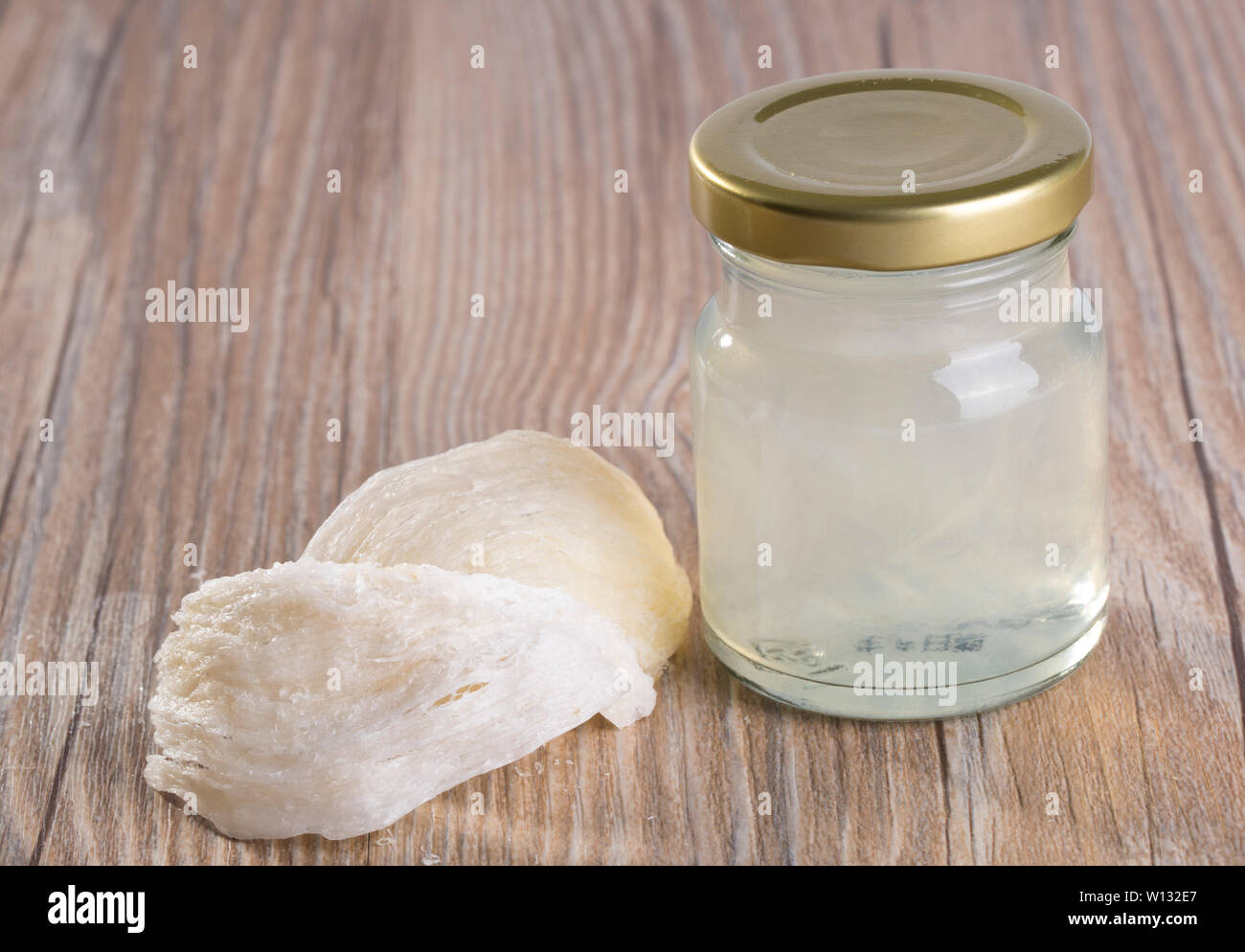Readytoeat bird's nest Stock Photo Alamy