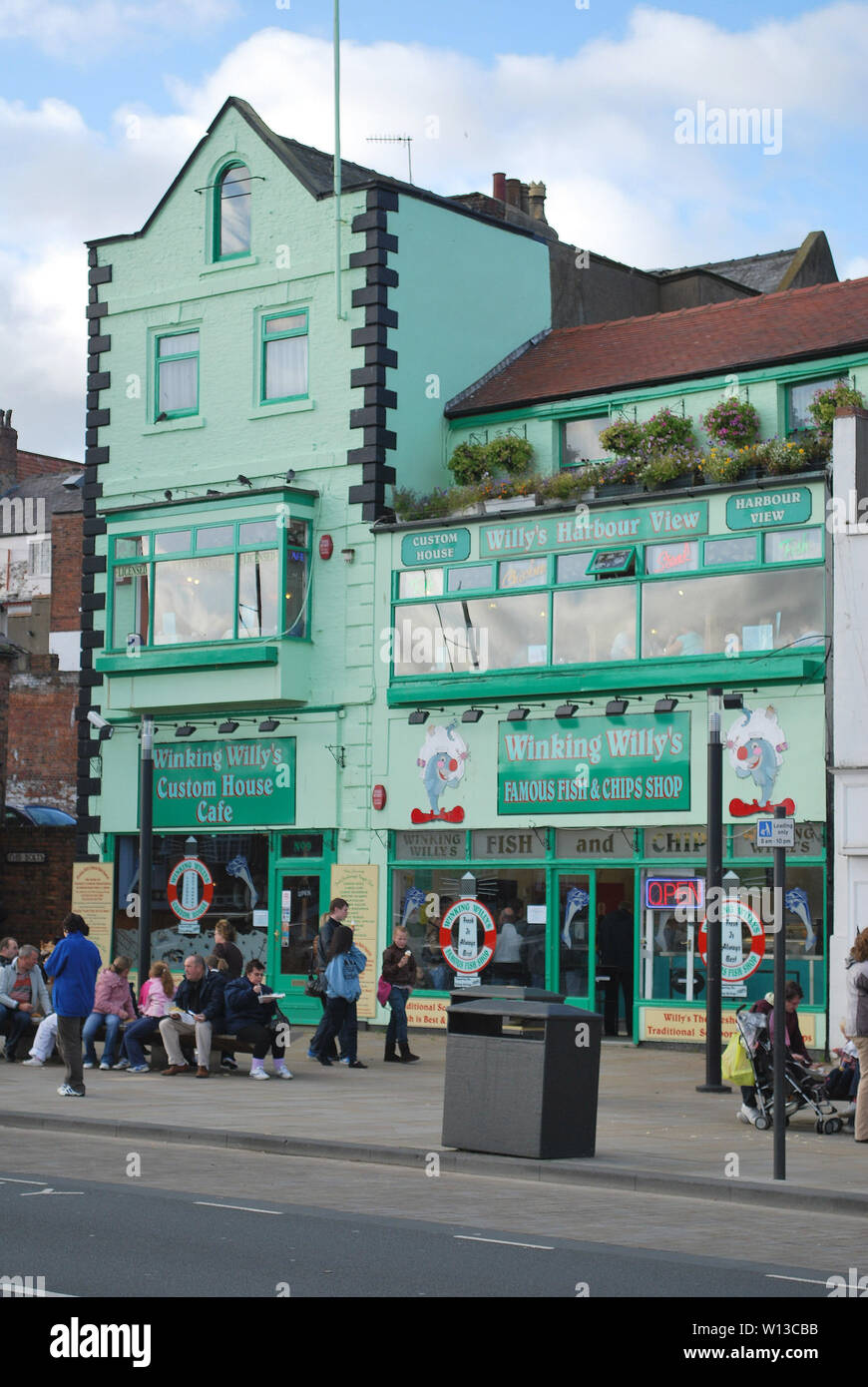 scarborough seafront shop Stock Photo Alamy