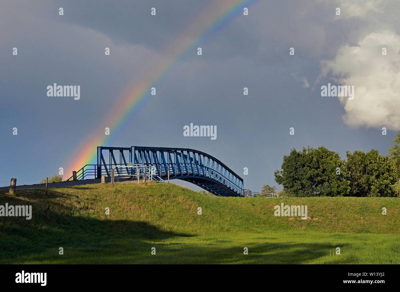 d120171 (0009) - amdorf - 2012-09-18 di  ---    autobruecke ueber die leda bei amdorf  - schmalste autobruecke in deutschland ( 1956 / 50 m lang / 2,5 Stock Photo