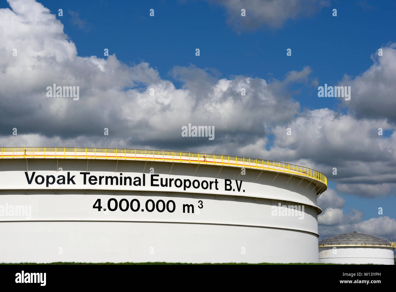 port of rotterdam, zuid holland/netherlands - september 07, 2018: vopak crude oil / petroleum products tanks in europoort Stock Photo