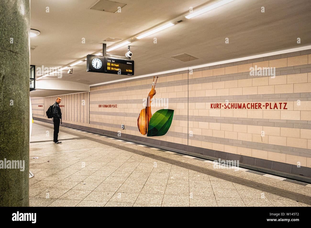 U Kurt Schumacher Platz, Underground U-bahn Railway station interior