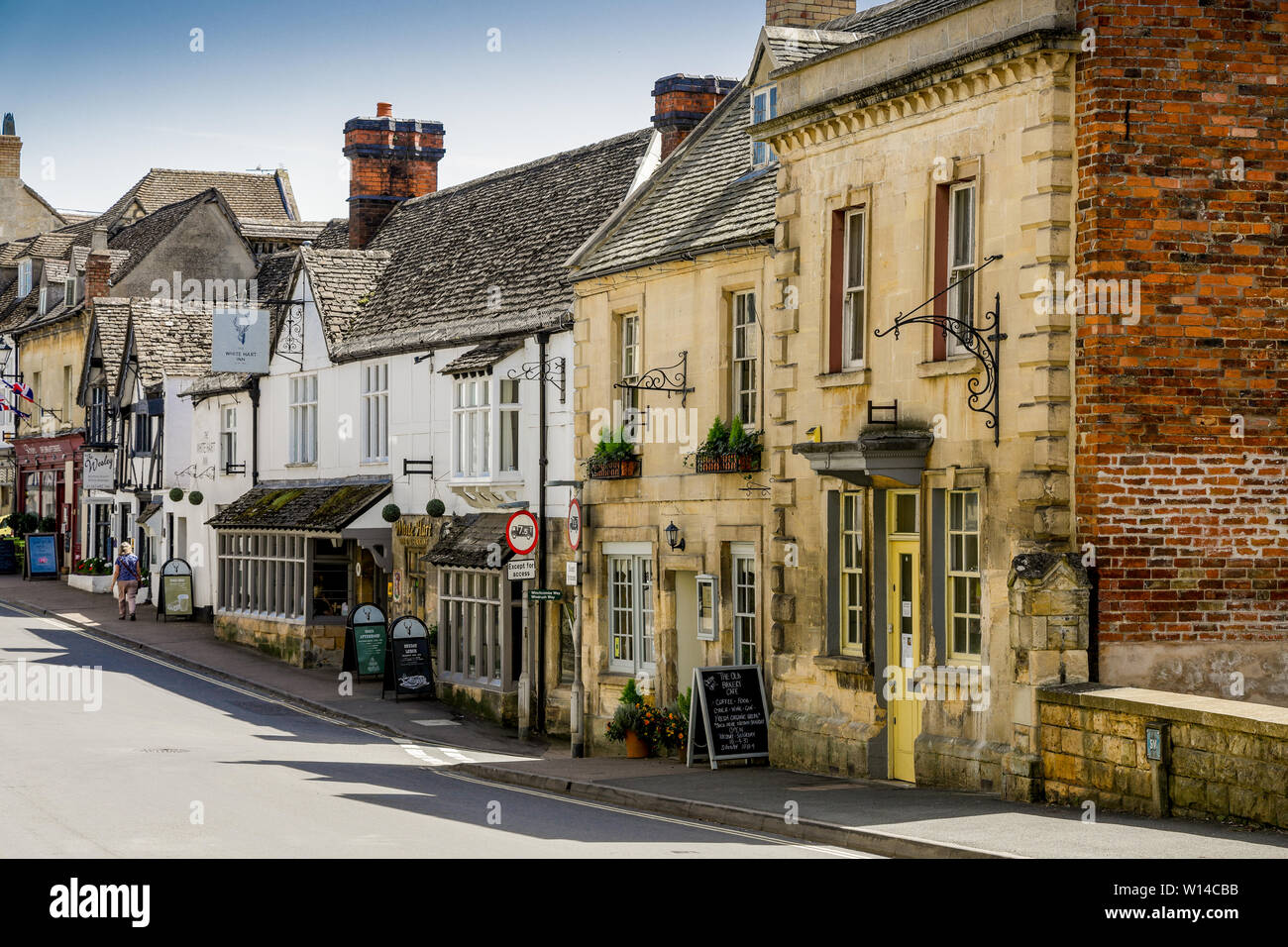 Street scene of the historic Cotswold town of Winchcombe, Gloucestershire UK Stock Photo