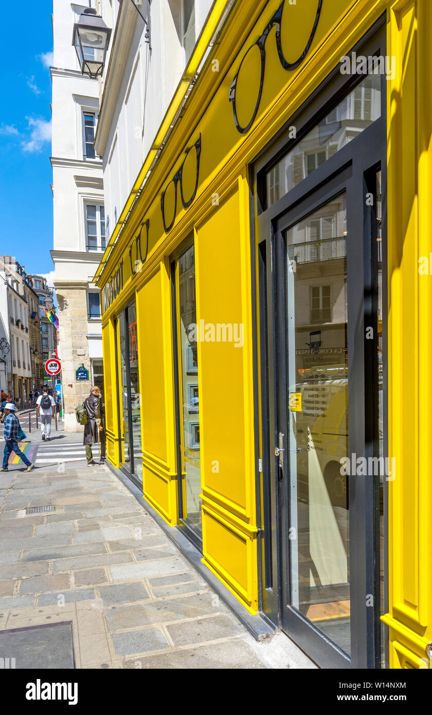 Bright yellow frontage of spectacle ship - Paris, France. Stock Photo