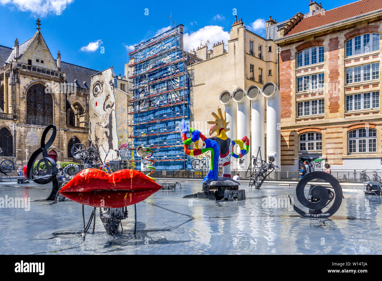 Stravinsky Fountain sculptures - l'Amour red lips by Niki de Saint-Phalle, Paris, France. Stock Photo