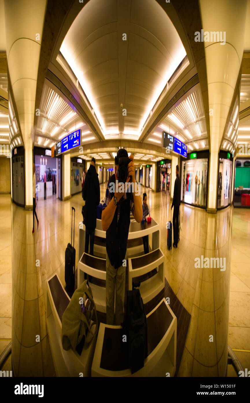 Reflecting column in Frankfurt Airport Train Station, Frankfurt am Main, Germany Stock Photo