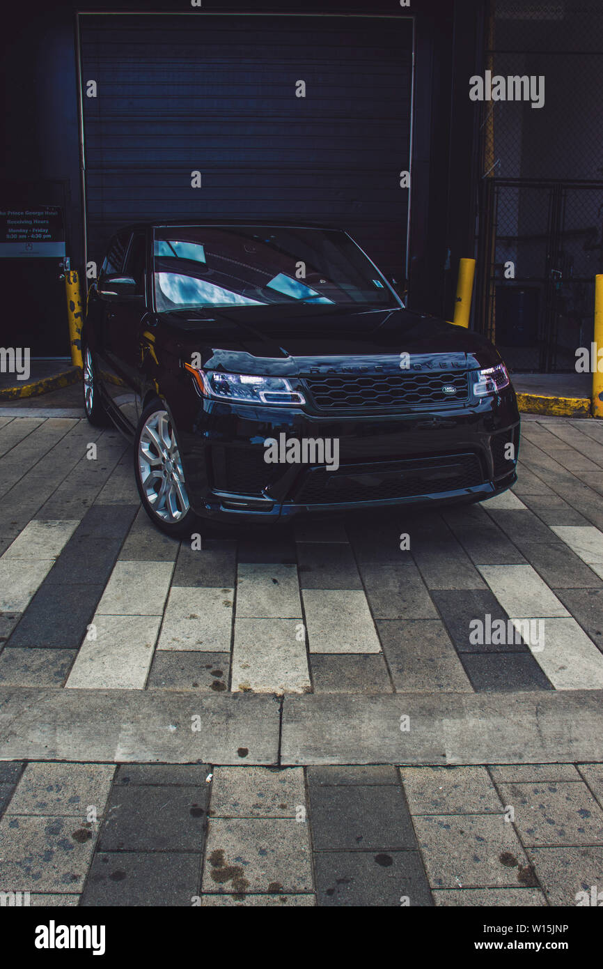 Land Rover Range Rover Sport Stock Photo - Alamy