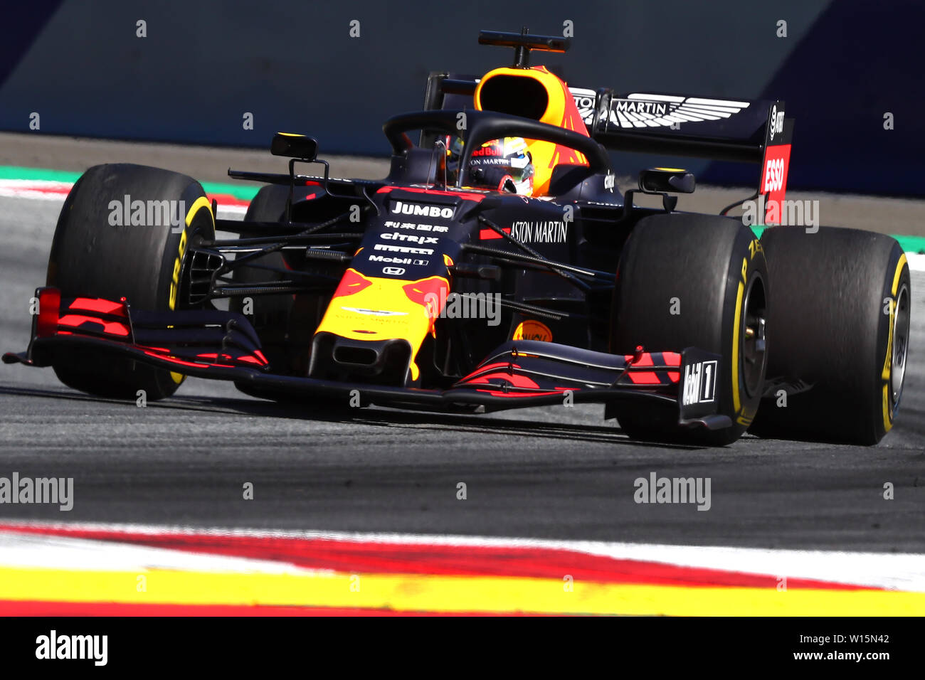 aston martin red bull 33