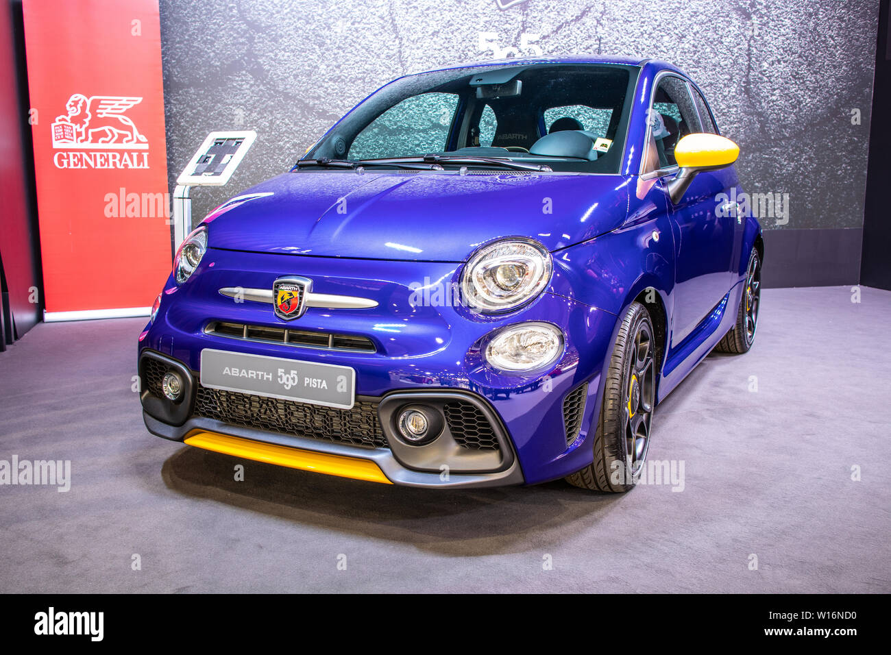 Fiat abarth 595 hi-res stock photography and images - Alamy
