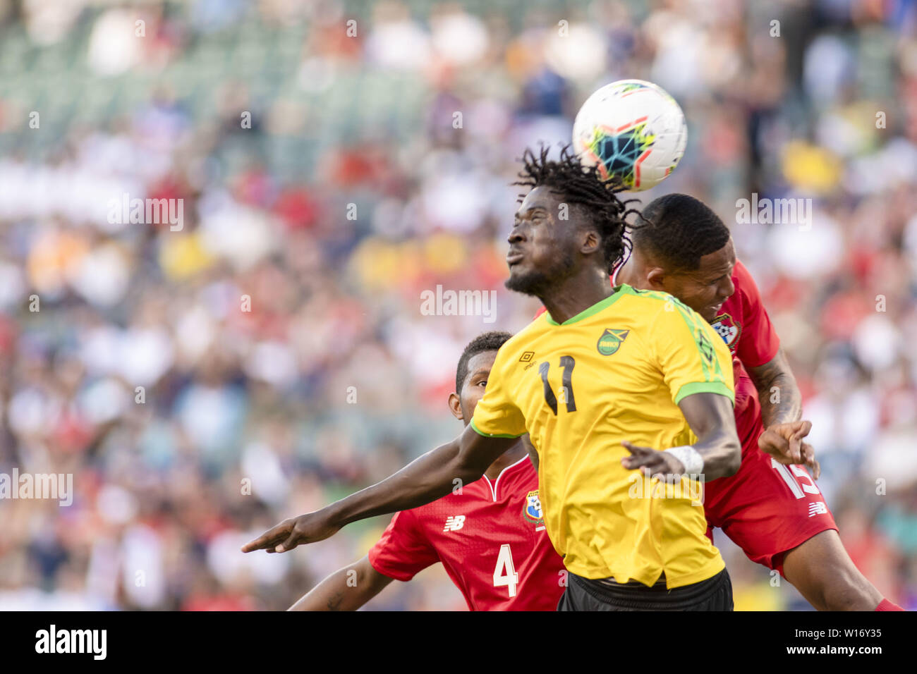 June 30, 2019, Philadelphia, Pennsylvania, USA: Jamaica's ARMANDO COOPER (11) fights for the ball against ERIC DAVIS (15) of Panama during their CONCACAF Gold Cup semi-final match. Credit: Ricky Fitchett/ZUMA Wire/Alamy Live News Stock Photo