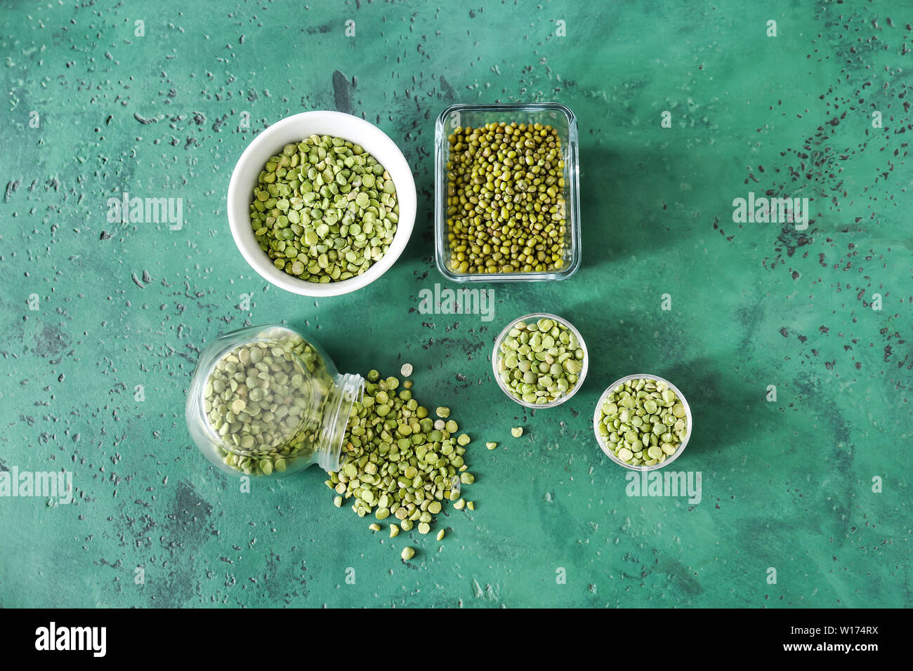 Raw peas with mung beans on color background Stock Photo Alamy
