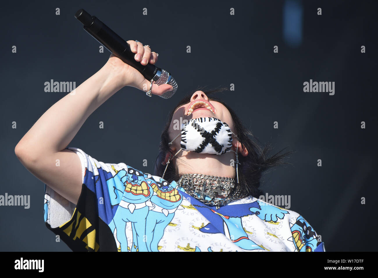 Glastonbury, Pilton, Somerset, UK. 30th June 2019. Billie Eilish performs on the Other stage at Glastonbury Festival on 30th June 2019. Picture by Tabatha Fireman / Female Perspective Credit: Female Perspective/Alamy Live News Stock Photo