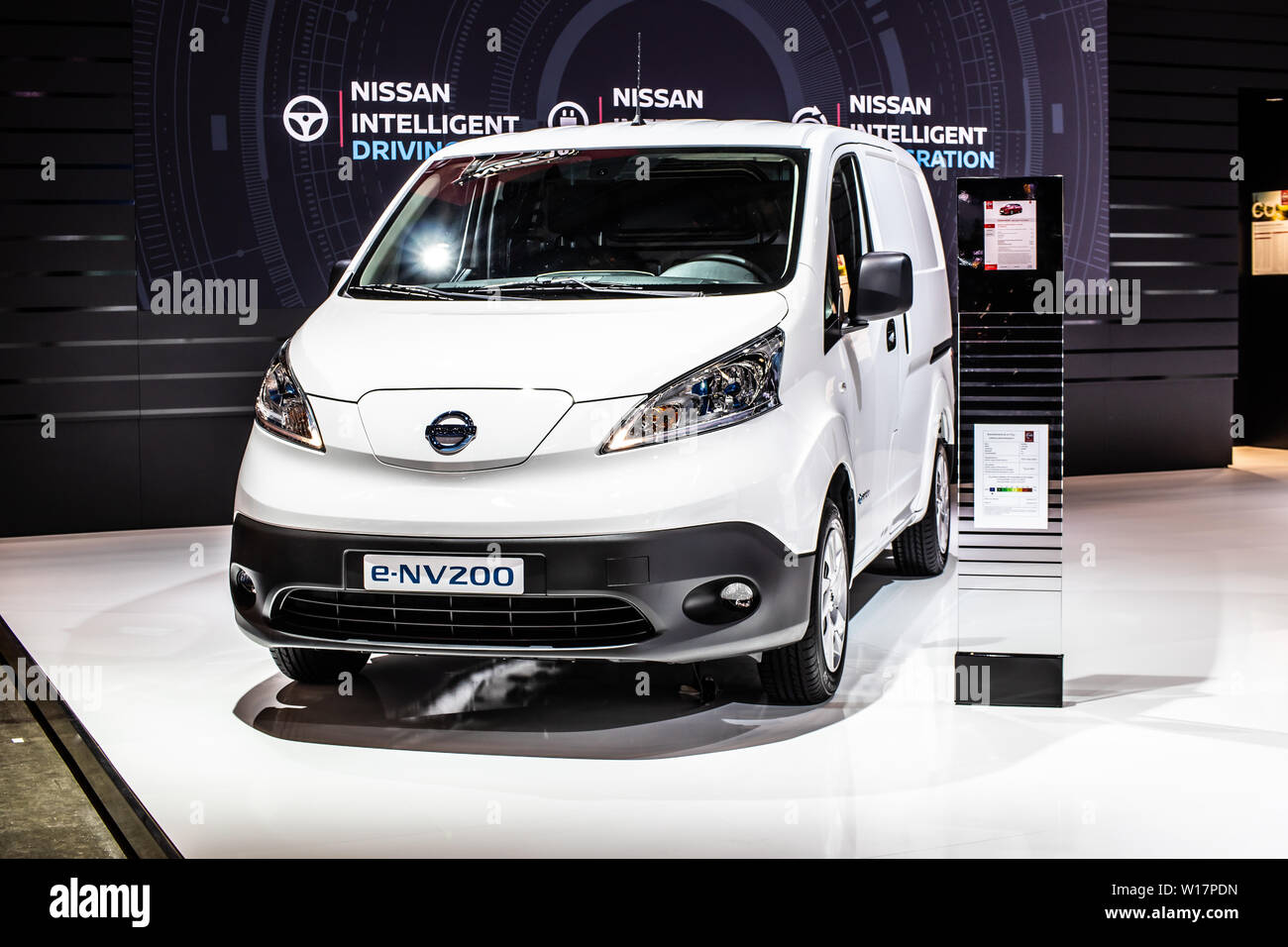 Nissan env200 2019 cheap