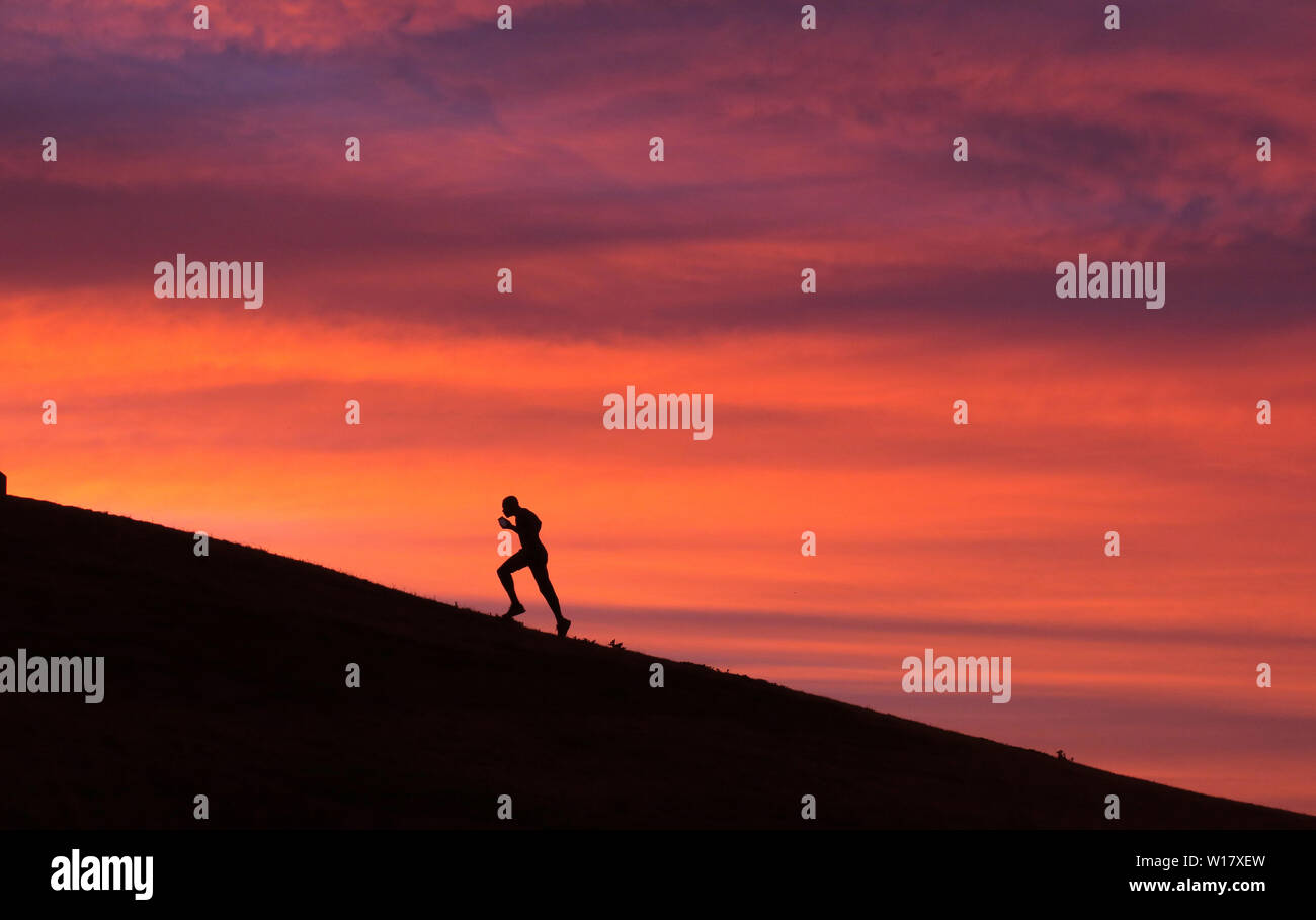 Exercise At Dawn Running Up That Hill At Daybreak Generic Exercise Photos Taken As The Sun Rises In Melbourne Stock Photo Alamy