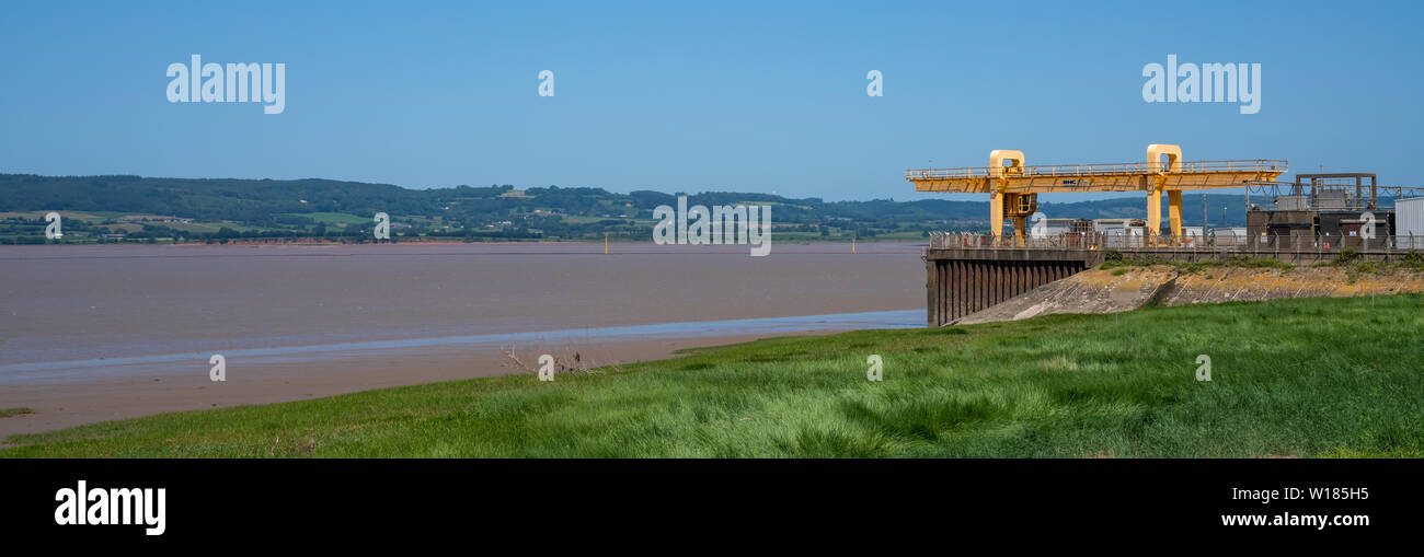 Panoramic view of the River Severn loading quay crane of Oldbury Power Station which is now being decommissioned. South Gloucestershire, UK Stock Photo