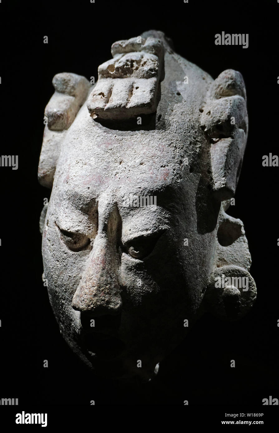 Maya head.Olmec culture.Mexico 1200-400 BC Artificial cranial deformation. Stock Photo