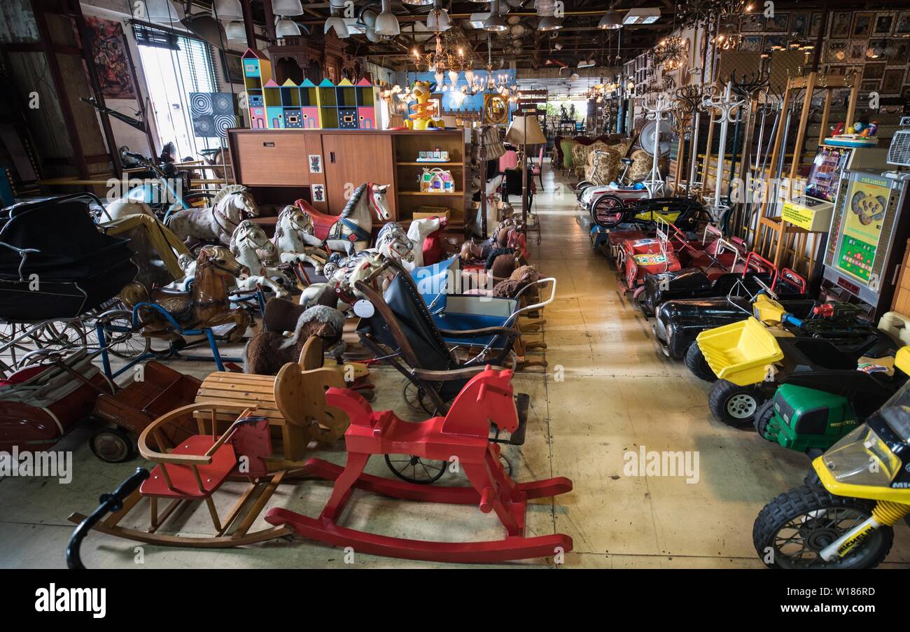 toys second hand shop