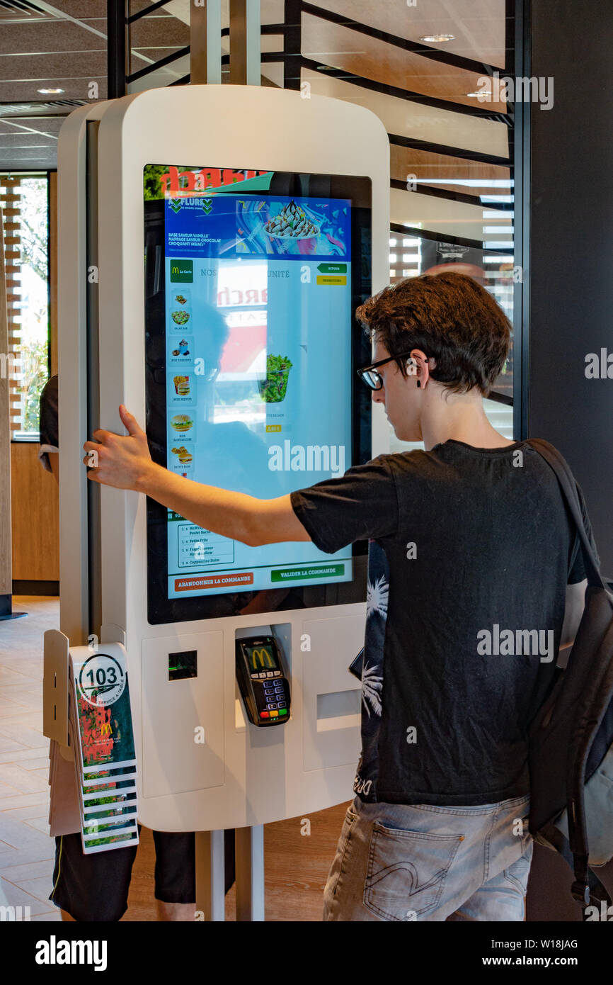 Mcdonalds Self Order Kiosk High Resolution Stock Photography And Images Alamy