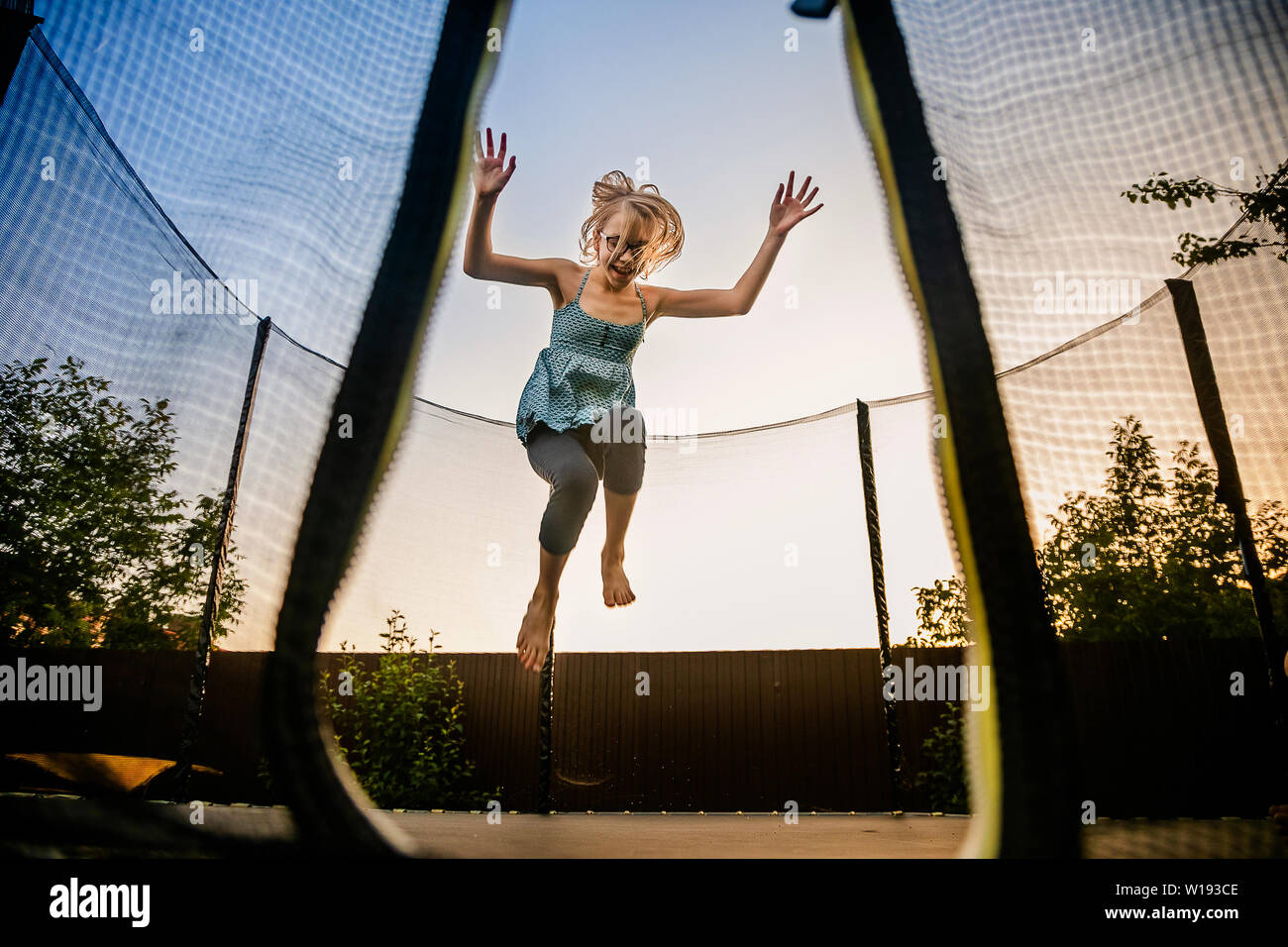 High Jumping Trampoline High Jumping On Bungee Trampoline Woman High