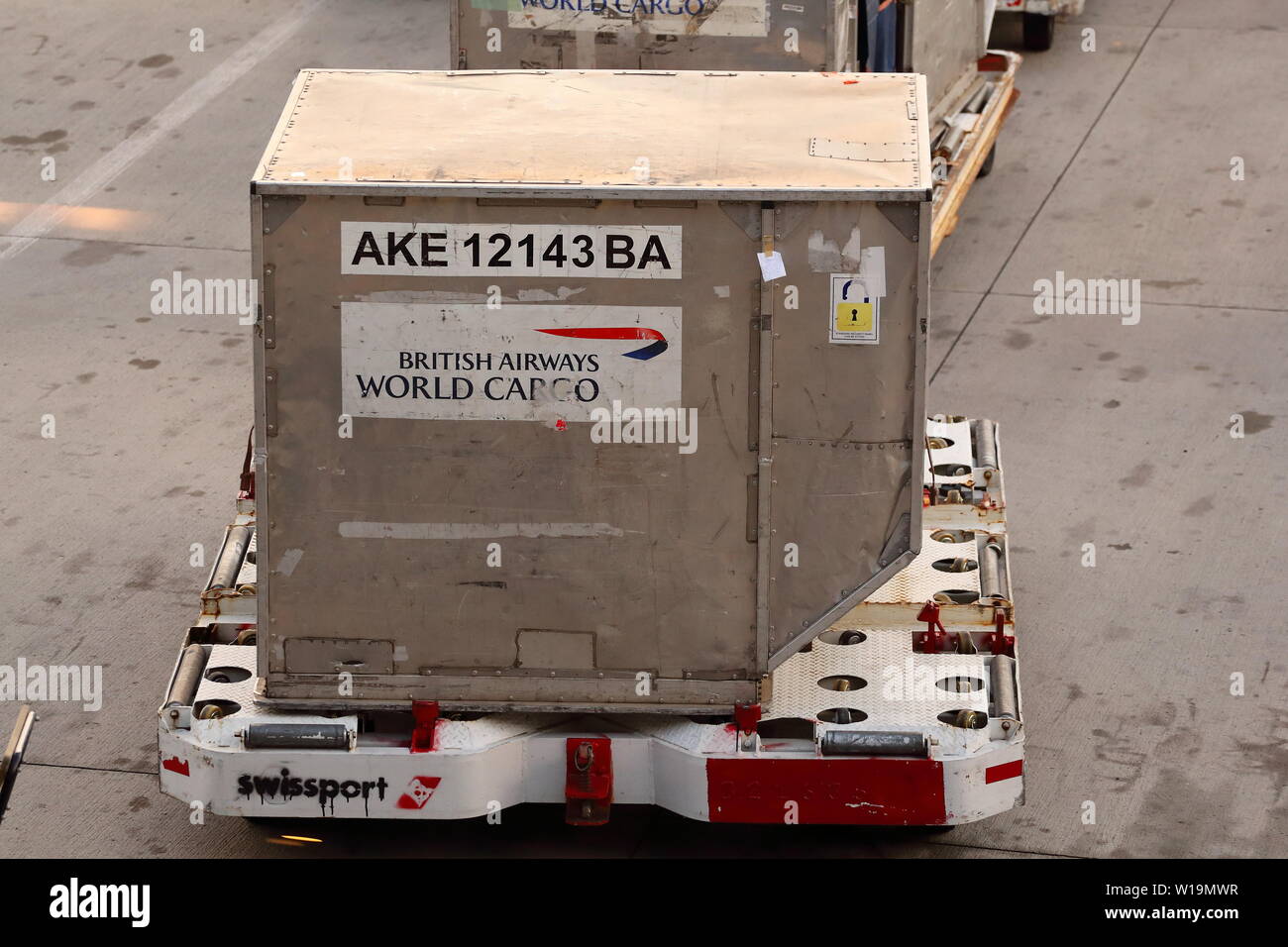 British Airways World Cargo AKE contoured container being loaded on to a plane in Las Vegas, Nevada, USA Stock Photo