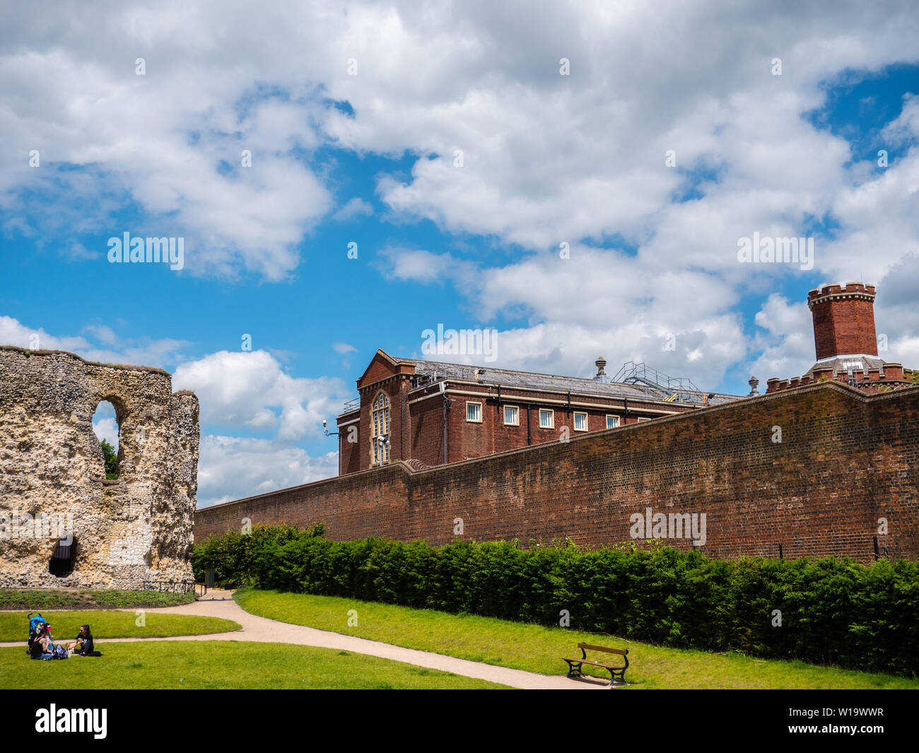 location-for-the-ballad-of-reading-gaol-by-oscar-wild-reading