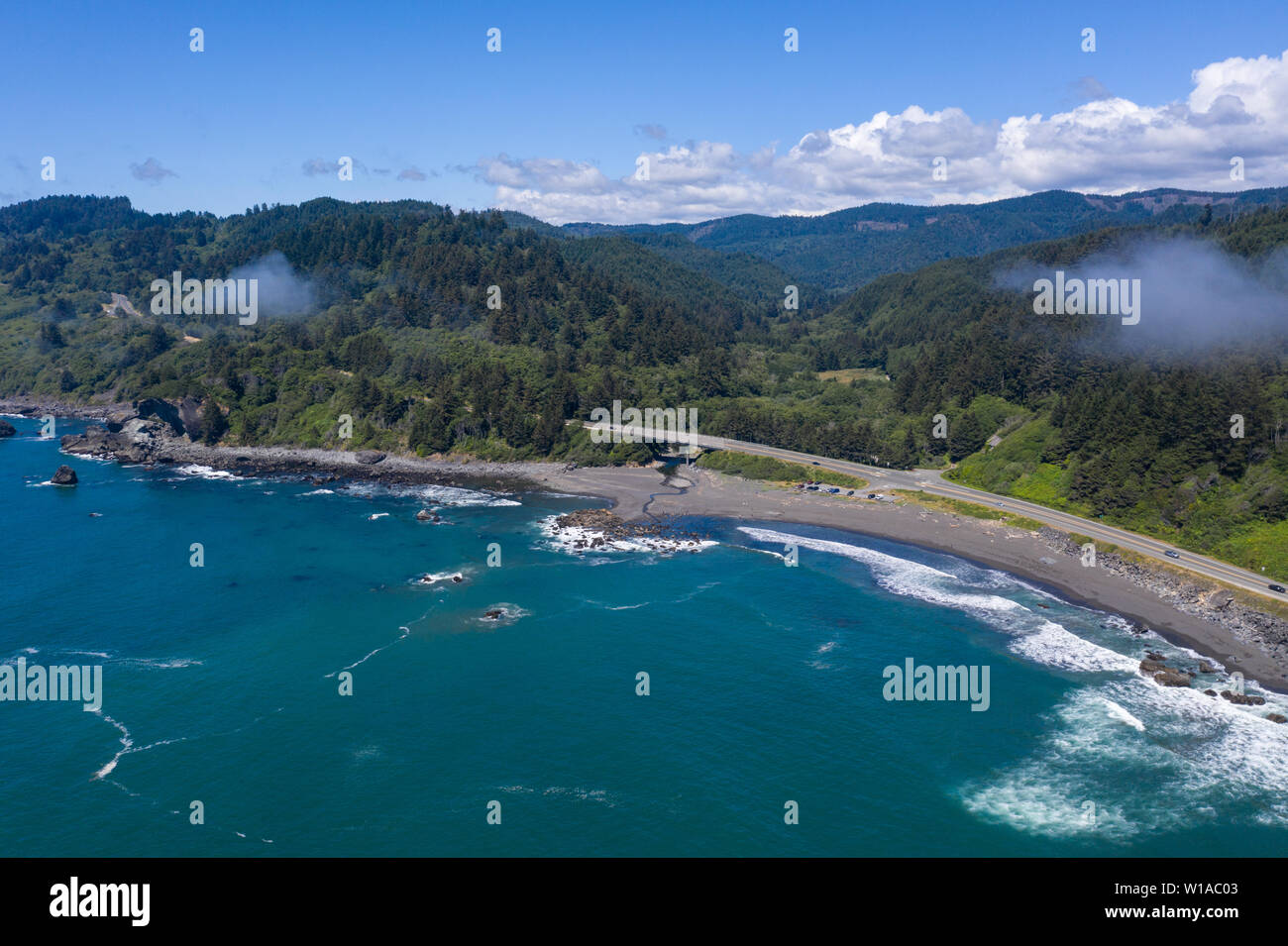Birds eye view of ocean rocks hi-res stock photography and images - Alamy
