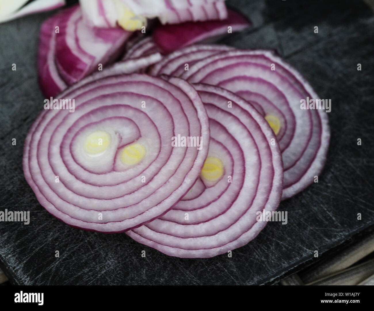 Raw onion chopped board hi-res stock photography and images - Alamy