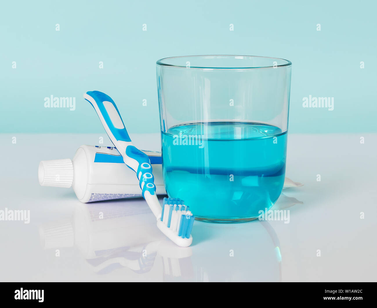 Toothbrush toothpaste mouthwash hires stock photography and images Alamy