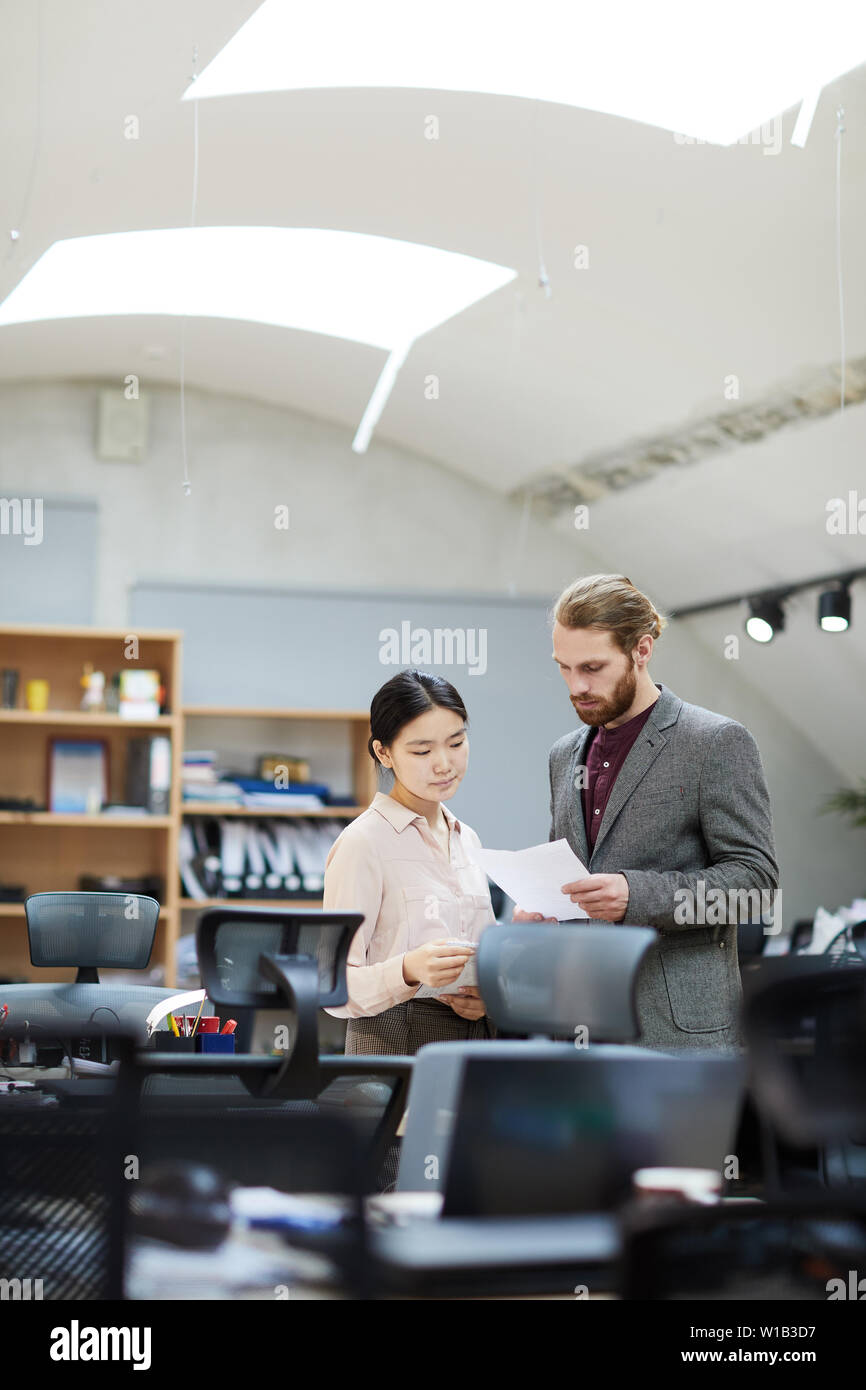 Asian secretary hi-res stock photography and images - Alamy
