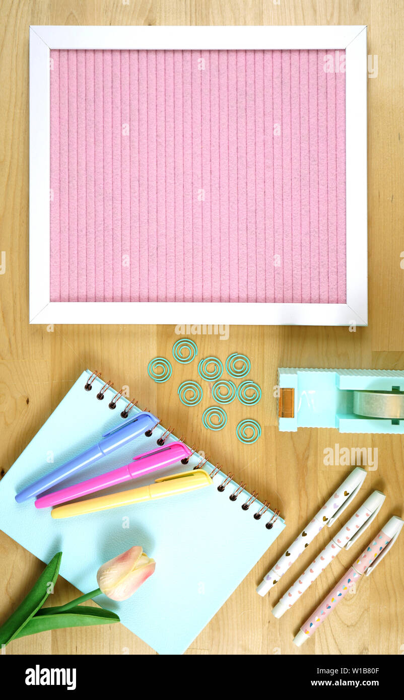 Pink notice board with blank message flatlay and copy space Stock Photo