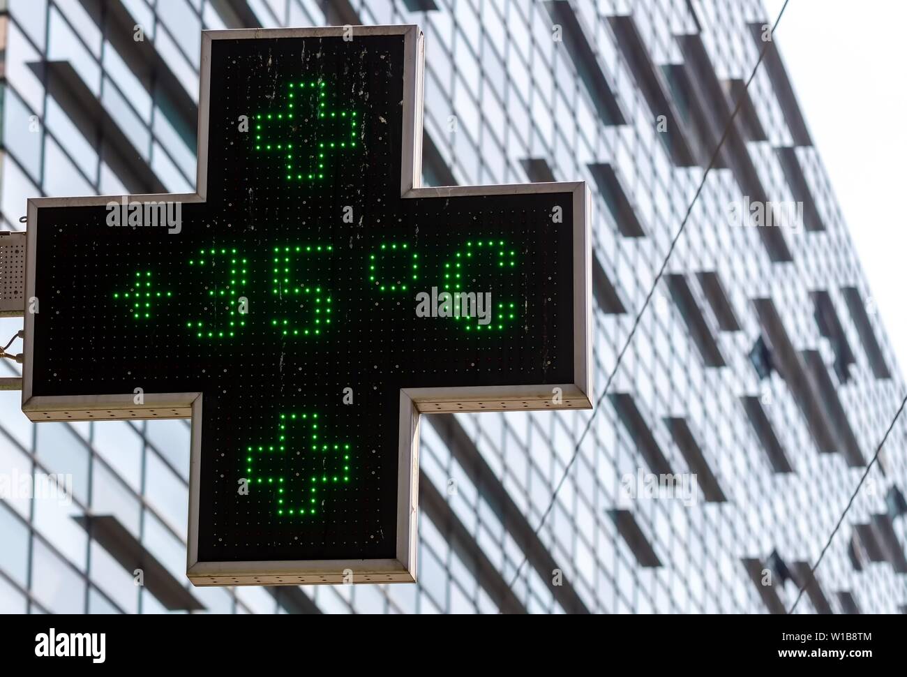 35 degrees celsius hi-res stock photography and images - Alamy