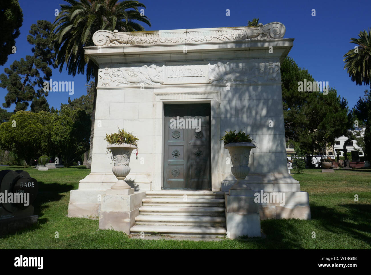 Hollywood, California, USA July 1, 2019 A general view of atmosphere of Marion Davie's Grave and actor Arthur Lake's Grave in Garden of Legends on July 1, 2019 at Hollywood Forever Cemetery in Hollywood, California, USA. Photo by Barry King/Alamy Stock Photo Stock Photo