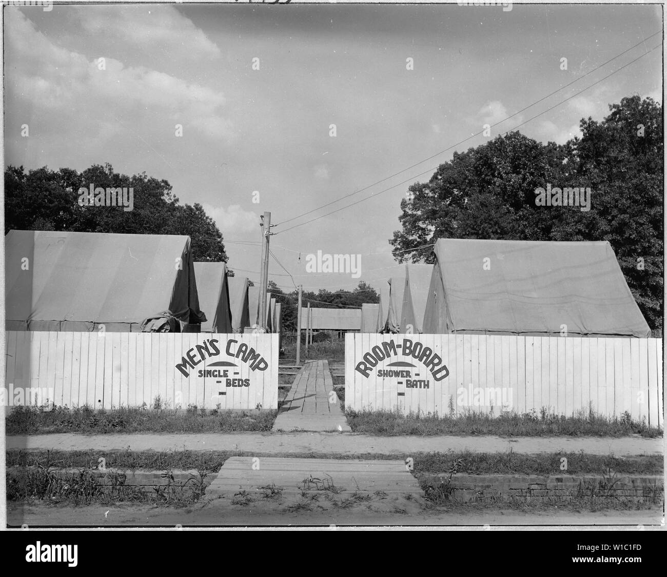Coosa Valley, Alabama. Portable bunk houses at Childersburg; Scope and