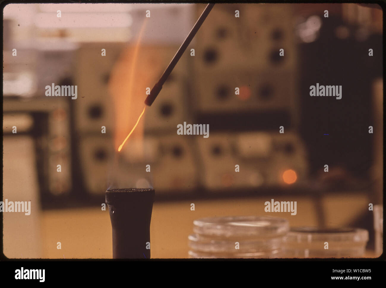 EPA GULF BREEZE LABORATORY MICROBIOLOGY LAB. FLAME STERILIZING
