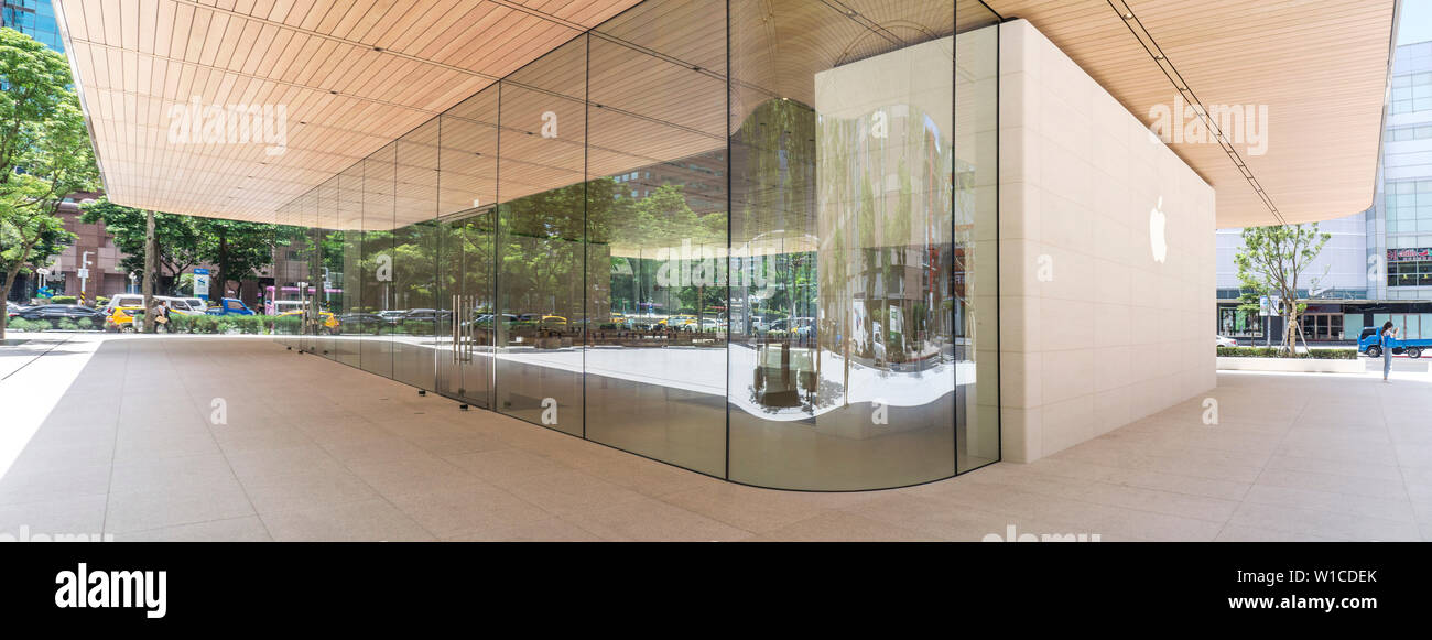 Taipei, Taiwan June 27, 2019 Taiwan’s second Apple Store — Apple