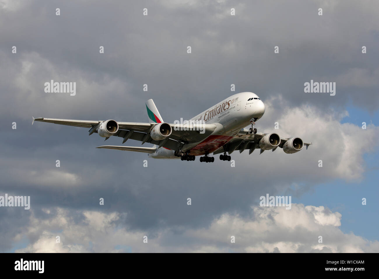 Emirates airbus a380 arriving hi-res stock photography and images - Alamy